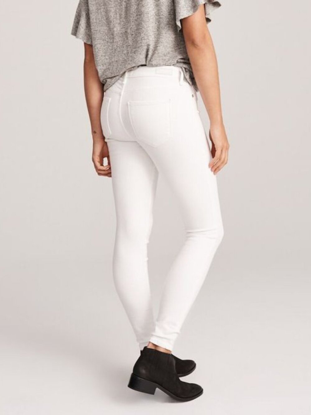Abercrombie & Fitch White Harper Low-Rise Super Skinny Jean size 26 L